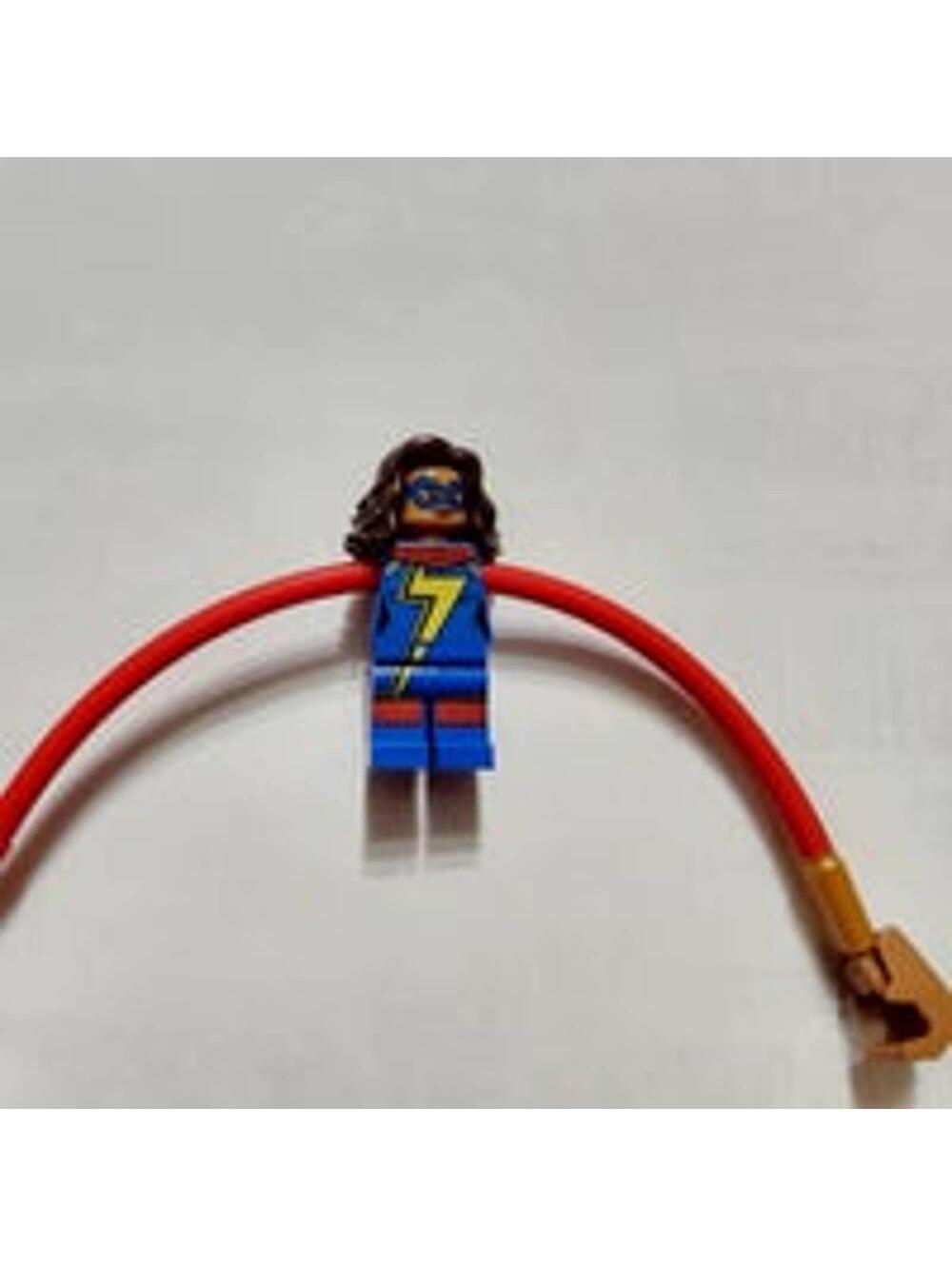 Authentic Ms Marvel Lego Mini Figure 76076 Kamala Khan - Picture 4 of 7